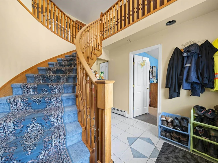 31533 Homestead Crescent, Abbotsford, BC, V2T 6V6 - 2