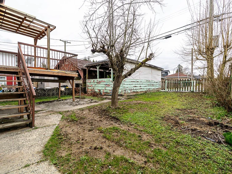 3484 E 25th Avenue, Vancouver, BC, V5R 1K1 - 25