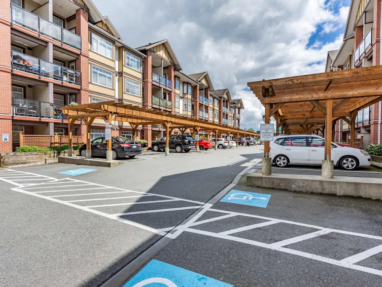 332-5660 201a Street, Langley, BC, V3A 0B4 - 3