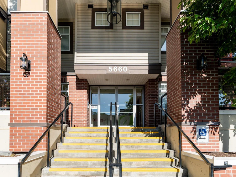 332-5660 201a Street, Langley, BC, V3A 0B4 - 4