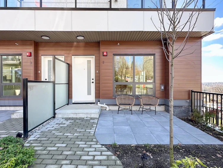 4-3800 Pender Street, Burnaby, BC, V5C 2L5 - 2
