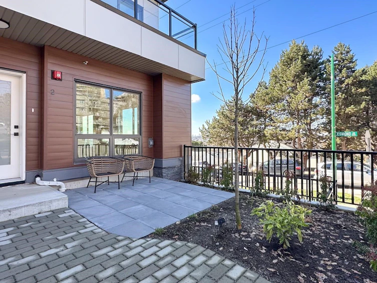 4-3800 Pender Street, Burnaby, BC, V5C 2L5 - 3