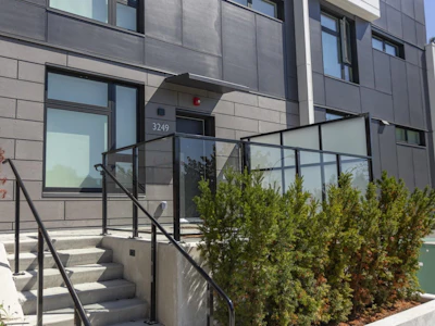 3249 Clive Avenue - 3
