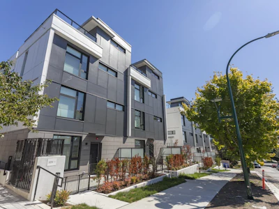 3249 Clive Avenue - 2