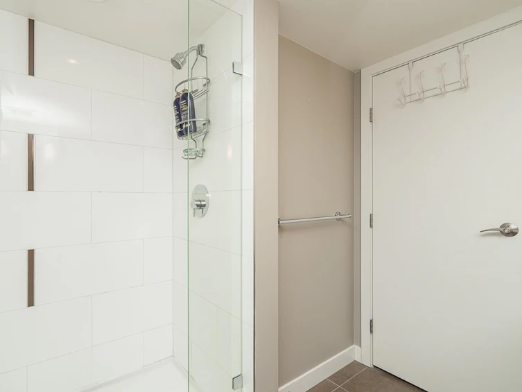 303-2950 King George Boulevard, Surrey, BC, V4P 0E5 - 19