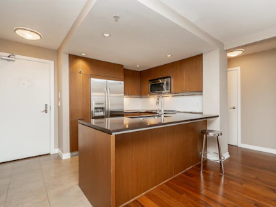 303-2950 King George Boulevard - 2