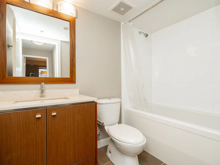 303-2950 King George Boulevard, Surrey, BC, V4P 0E5 - 14