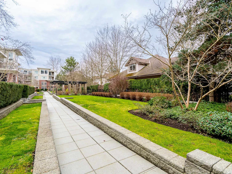 303-2950 King George Boulevard, Surrey, BC, V4P 0E5 - 32