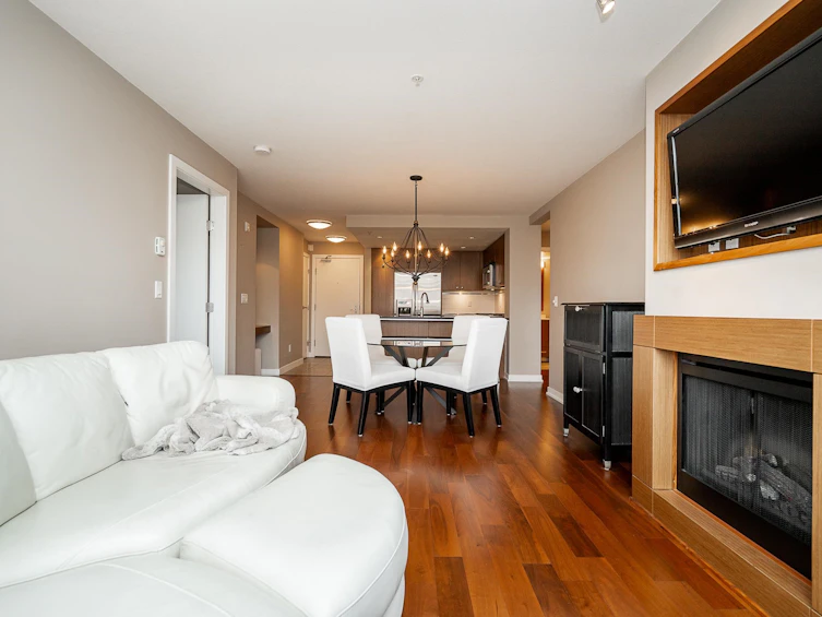 303-2950 King George Boulevard, Surrey, BC, V4P 0E5 - 11