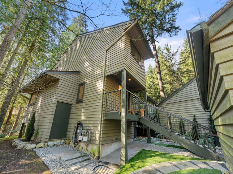 867 Frederick Road, North Vancouver, BC, V7K 2Y5 - 2