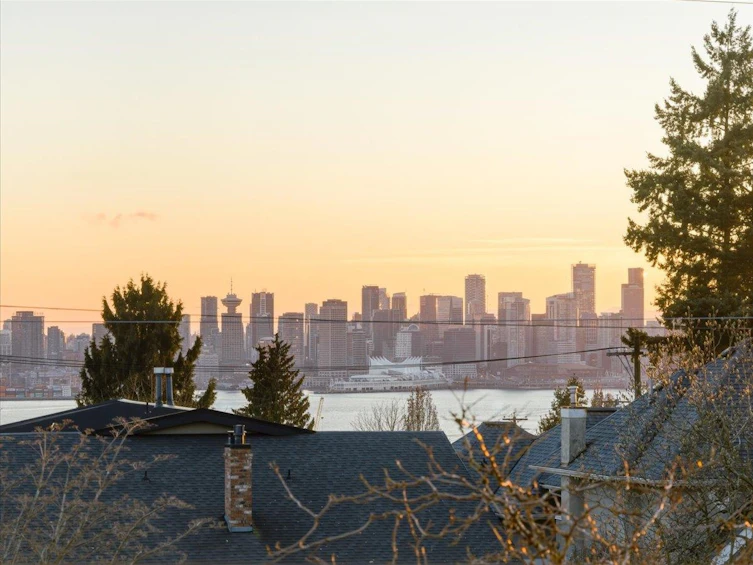 318 E Keith Road, North Vancouver, BC, V7L 1V7 - 2