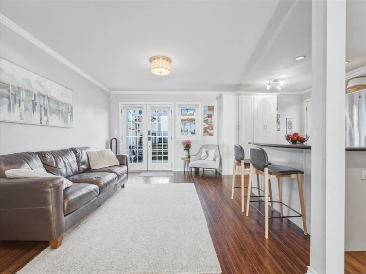 318 E Keith Road, North Vancouver, BC, V7L 1V7 - 11