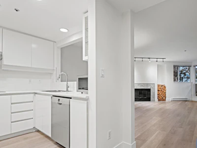 105-1502 Island Park Walk - 5