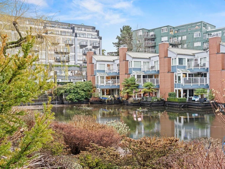 105-1502 Island Park Walk, Vancouver, BC, V6H 3Z8