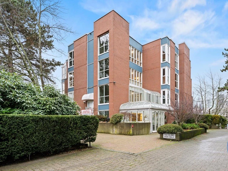 105-1502 Island Park Walk, Vancouver, BC, V6H 3Z8 - 2