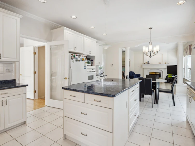 2525 Sapphire Place, Coquitlam, BC, V3E 2Z1 - 16