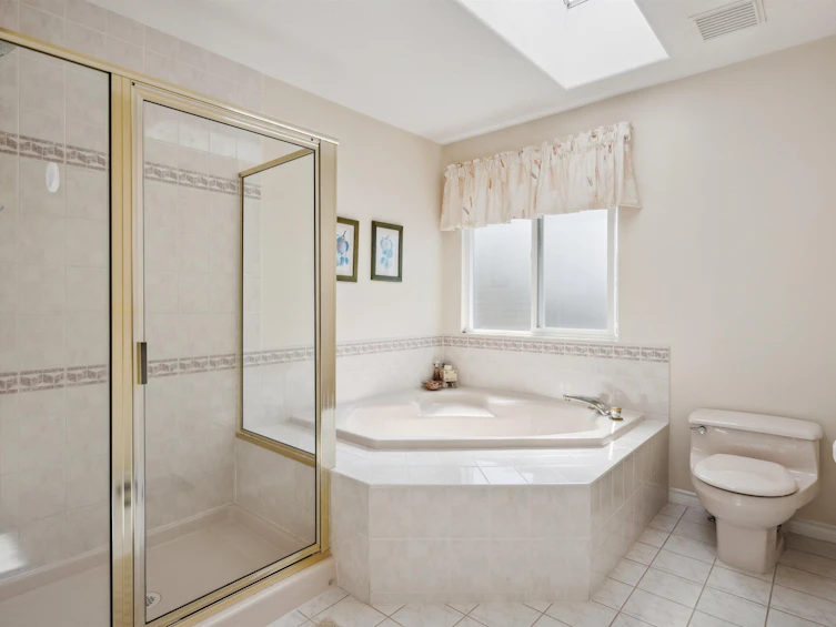 2525 Sapphire Place, Coquitlam, BC, V3E 2Z1 - 24