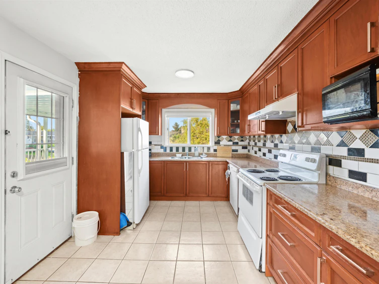 7060 E Brewster Drive, Delta, BC, V4E 1V6 - 7