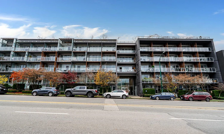 417-256 E 2nd Avenue
