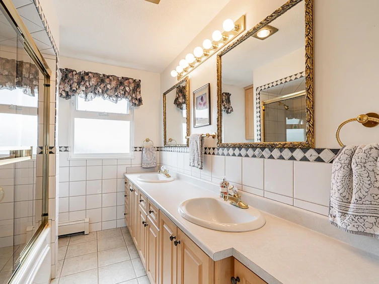 1817 Edinburgh Street, New Westminster, BC, V3M 2X2 - 18