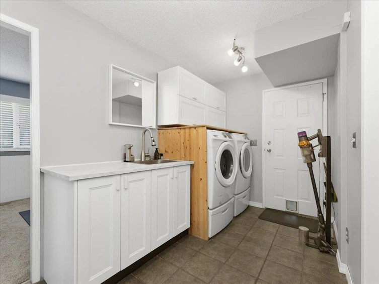 385 Hickey Drive, Coquitlam, BC, V3K 5Z4 - 17