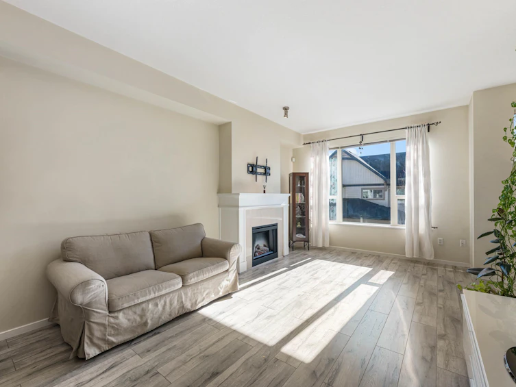 230-3105 Dayanee Springs Boulevard, Coquitlam, BC, V3E 0C2 - 5