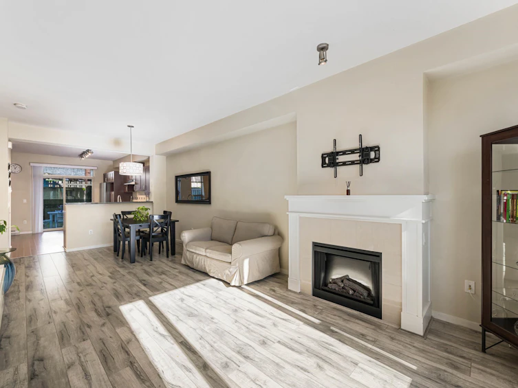 230-3105 Dayanee Springs Boulevard, Coquitlam, BC, V3E 0C2 - 7