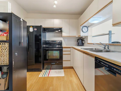 313-7435 Moffatt Road - 5