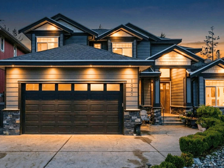 1020 Jay Crescent, Squamish, BC, V8B 0P2