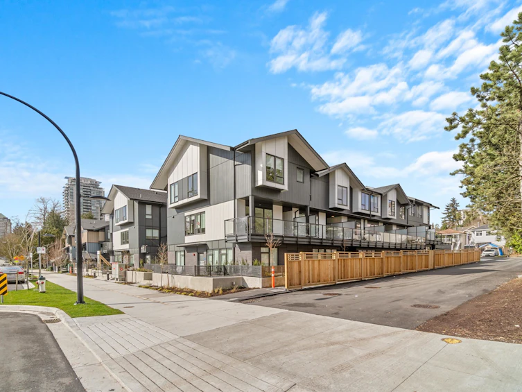 203-7161 17th Avenue, Burnaby, BC, V3N 0K1 - 2