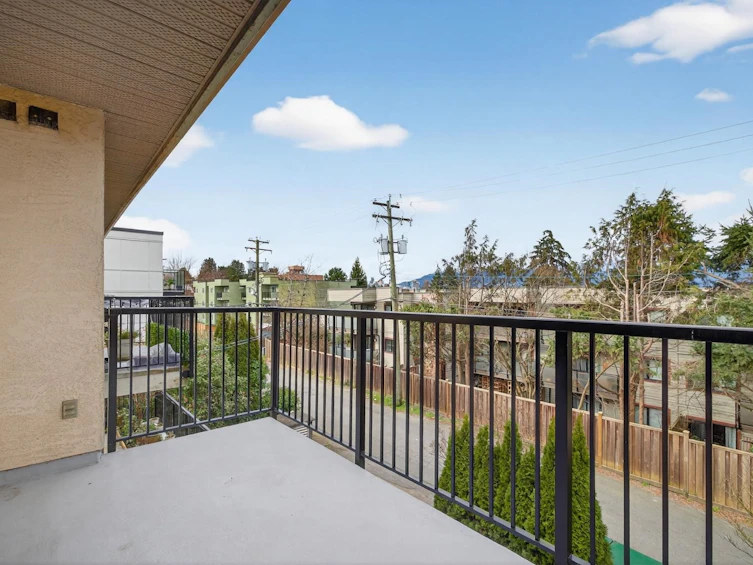310-1099 E Broadway, Vancouver, BC, V5T 1Y5 - 13