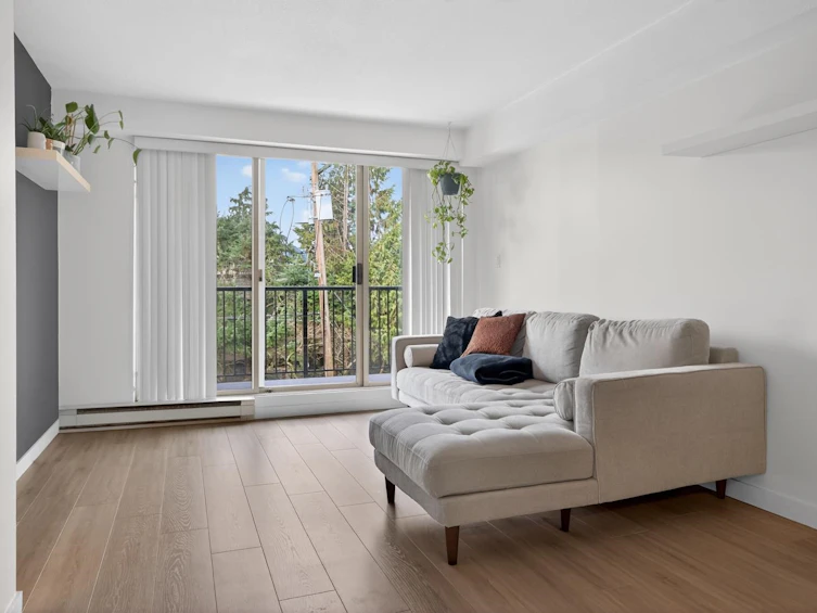 310-1099 E Broadway, Vancouver, BC, V5T 1Y5 - 11
