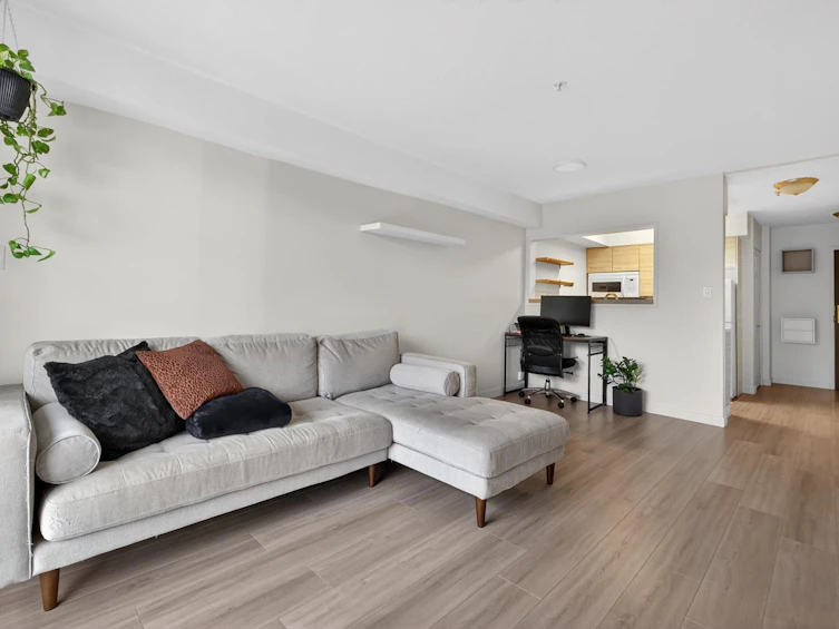 310-1099 E Broadway, Vancouver, BC, V5T 1Y5 - 15