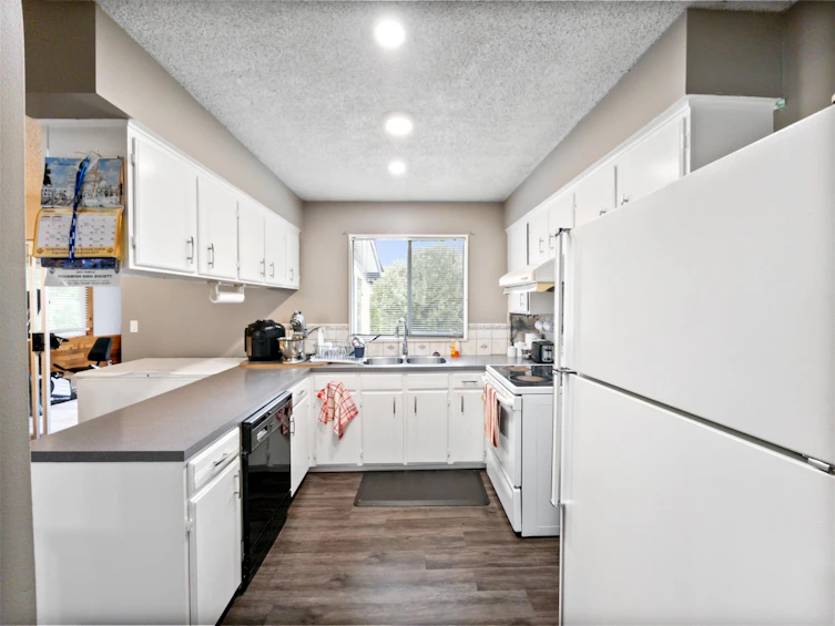 38143 Hemlock Avenue, Squamish, BC, V8B 0X6 - 3