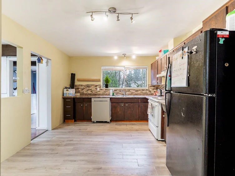 15058 Robin Crescent, Surrey, BC, V3R 4X8 - 11