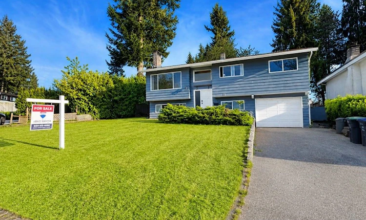 15058 Robin Crescent