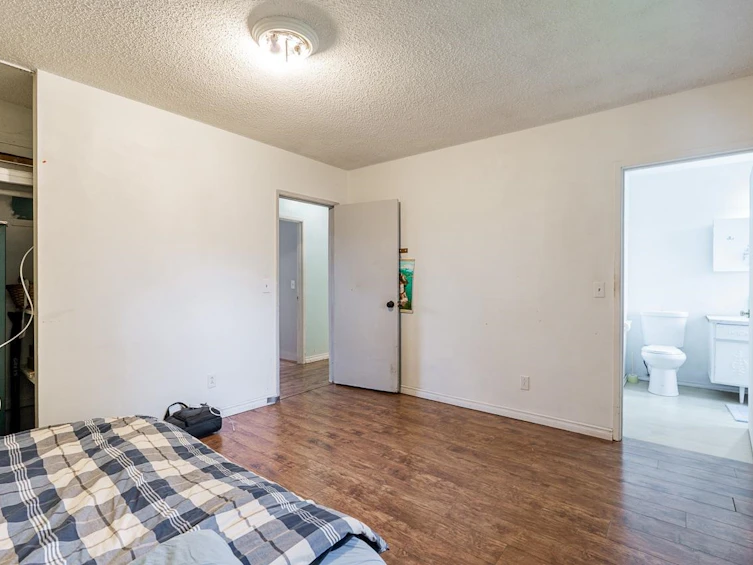15058 Robin Crescent, Surrey, BC, V3R 4X8 - 14
