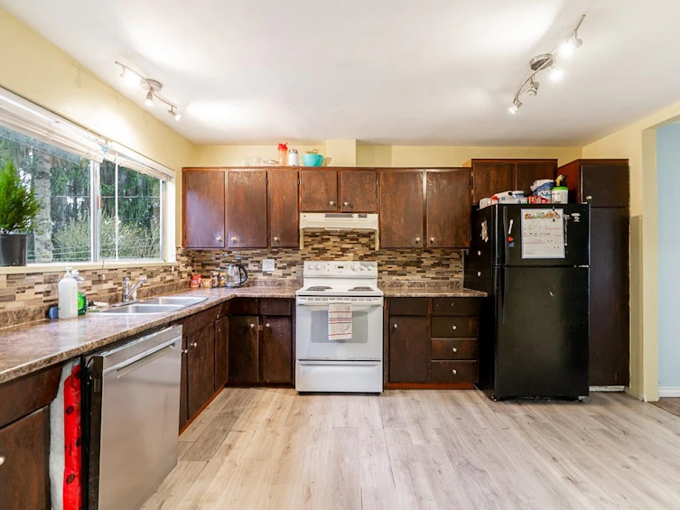 15058 Robin Crescent, Surrey, BC, V3R 4X8 - 8