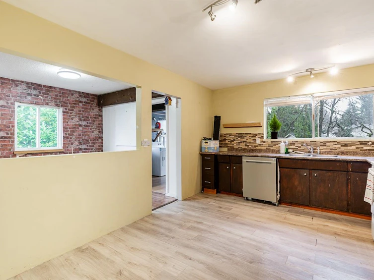15058 Robin Crescent, Surrey, BC, V3R 4X8 - 12