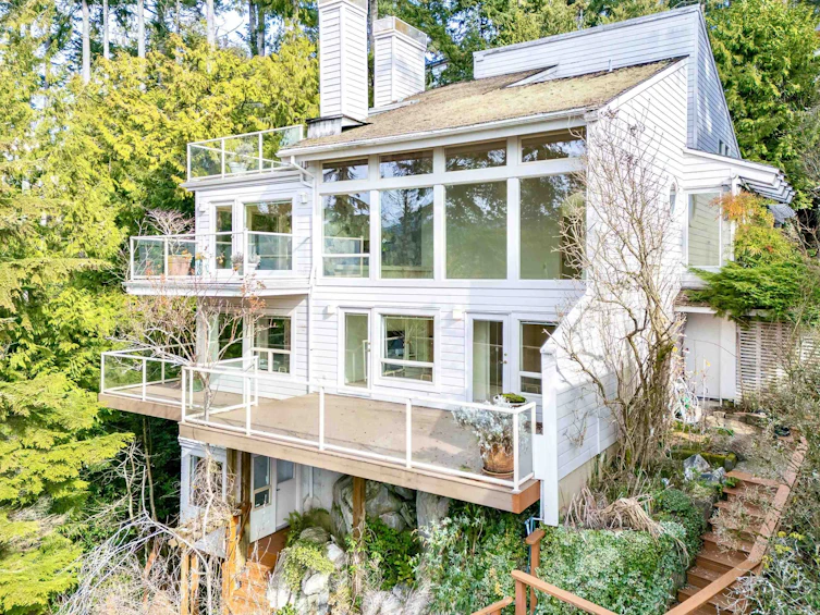 5295 Gulf Place, West Vancouver, BC, V7W 2V9 - 2