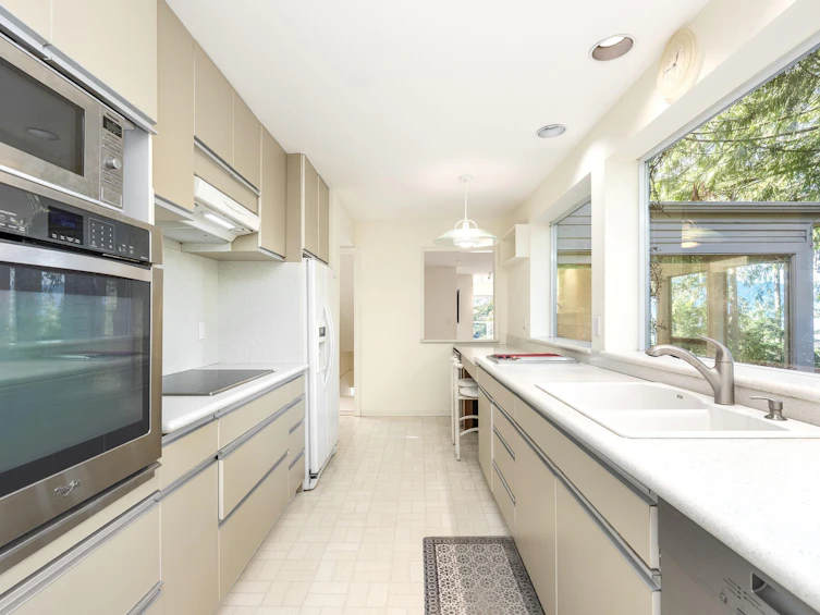 5295 Gulf Place, West Vancouver, BC, V7W 2V9 - 17