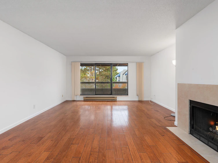 318-5800 Cooney Road, Richmond, BC, V6X 3A8 - 3
