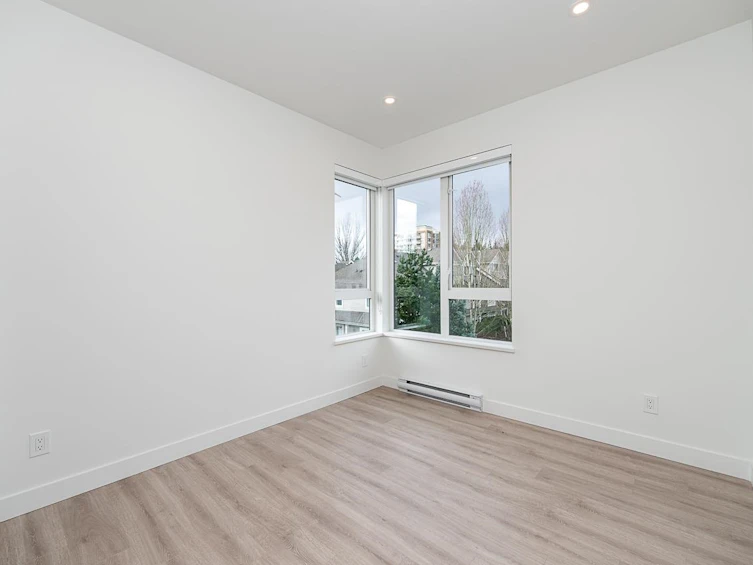 207-7161 17th Avenue, Burnaby, BC, V3N 0K1 - 32