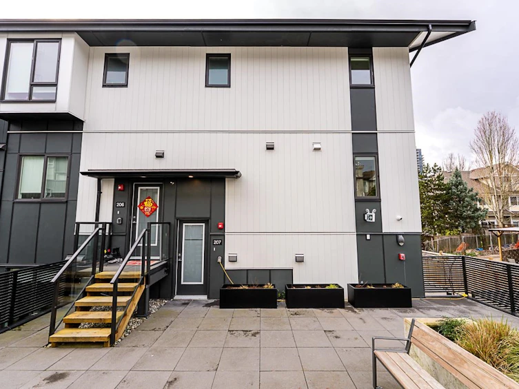 207-7161 17th Avenue, Burnaby, BC, V3N 0K1 - 4