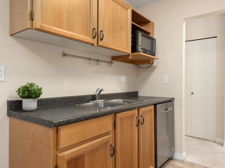 303-8600 Ackroyd Road, Richmond, BC, V6X 3G1 - 12