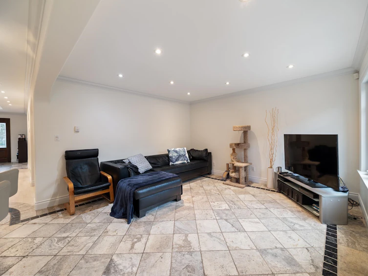 128 Hythe Avenue, Burnaby, BC, V5B 3H7 - 19