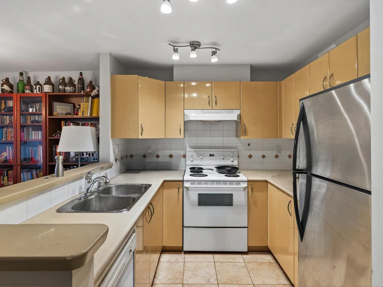 106-2983 W 4th Avenue, Vancouver, BC, V6K 1R5 - 9