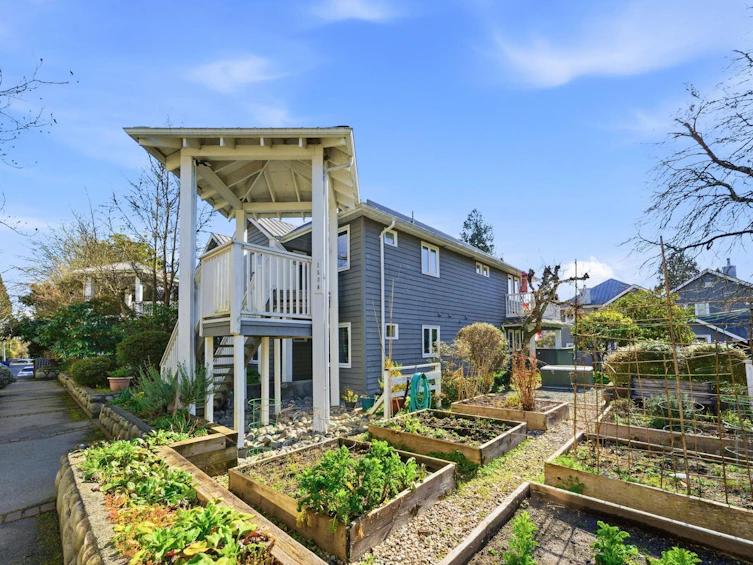 203-1538 Bowser Avenue, North Vancouver, BC, V7P 2Y3 - 23