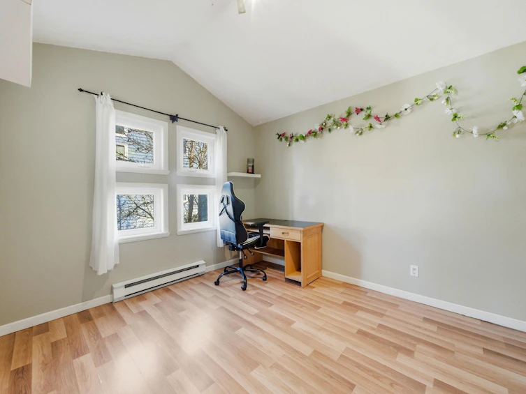 203-1538 Bowser Avenue, North Vancouver, BC, V7P 2Y3 - 11