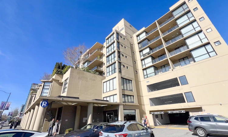 816-7831 Westminster Highway